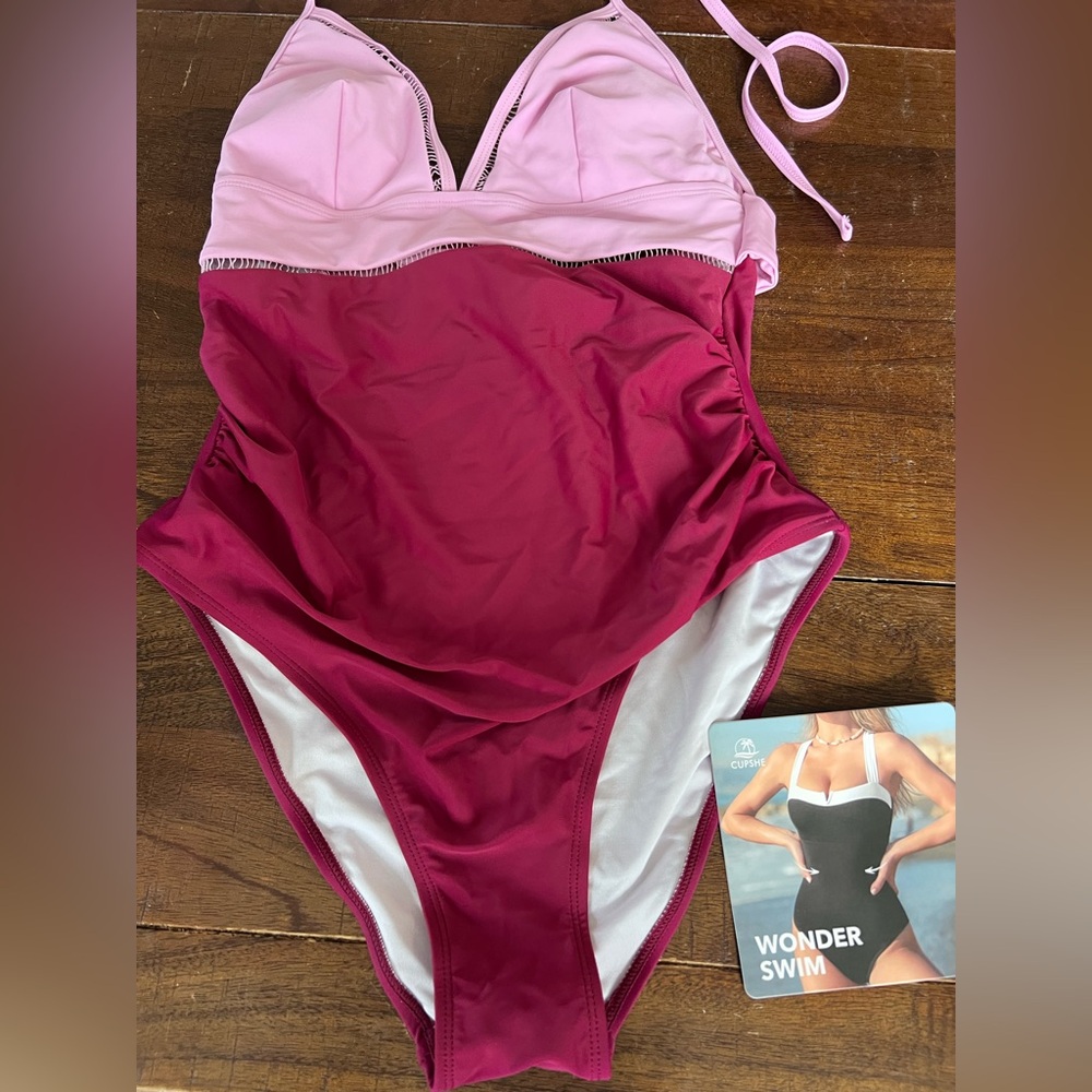 Cupshe Women's One Piece Tummy Control in Berry Crush New With Tags